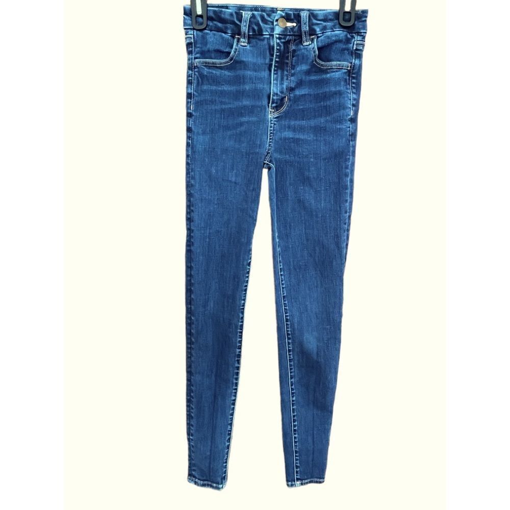 AMERICAN Eagle Outfitters Curvy Super HiRise Jegging size 2 long.